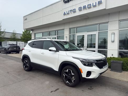Used 2024 Kia Seltos EX AWD/4WD image 1
