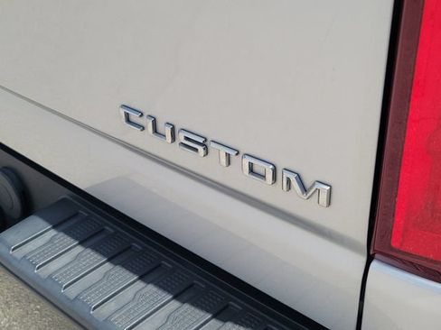 Used 2020 Chevrolet Silverado 2500 Custom w/ Custom Value Package AWD/4WD image 5