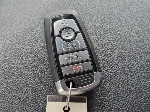 Used 2022 Ford F150 Lariat AWD/4WD image 47