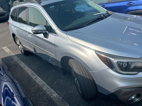 Used 2018 Subaru Outback 2.5i Limited AWD/4WD image 1