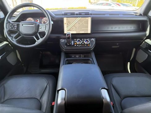 Used 2024 Land Rover Defender 130 X-Dynamic SE AWD/4WD image 13