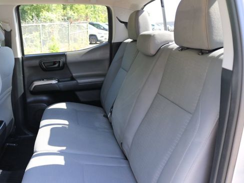 Used 2016 Toyota Tacoma SR5 w/ SR5 Appearance Package (SN) RWD image 15