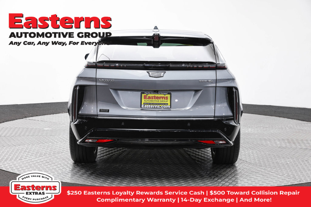 Used 2024 Cadillac Lyriq Luxury AWD/4WD image 7