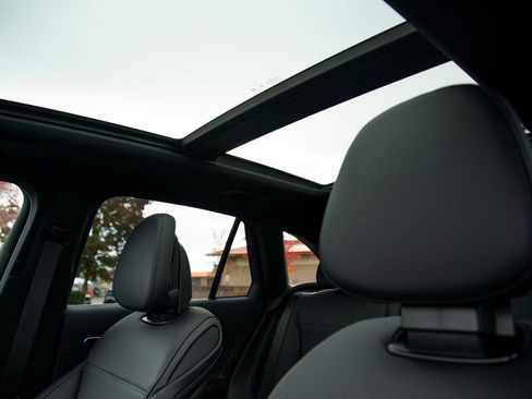 New 2026 Mercedes-Benz GLC 300 4MATIC image 12