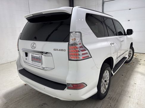 Used 2015 Lexus GX 460 image 4