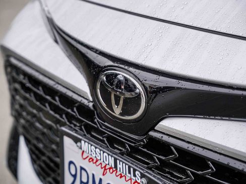 Certified 2025 Toyota Corolla SE image 6