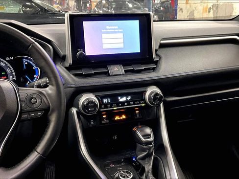 Used 2024 Toyota RAV4 SE image 6