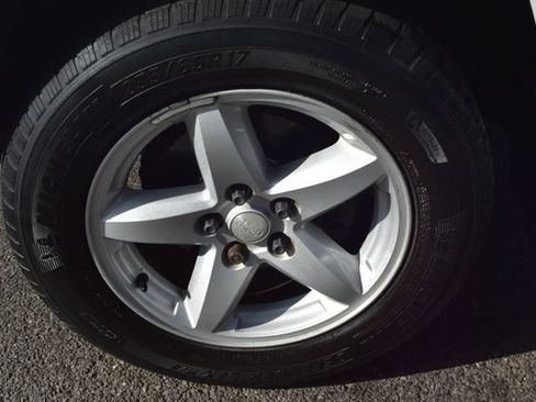 Used 2012 Jeep Liberty Sport AWD/4WD image 41