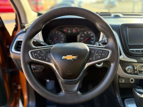 Used 2018 Chevrolet Equinox LS FWD image 18