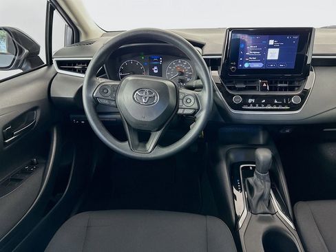 Used 2025 Toyota Corolla LE image 21