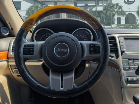 Used 2013 Jeep Grand Cherokee Overland w/ Advance Technology Group RWD image 13
