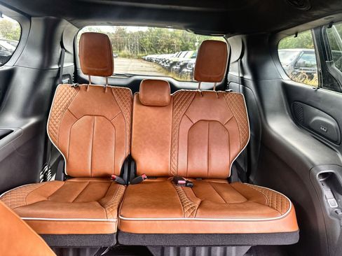 New 2026 Chrysler Pacifica Pinnacle w/ Trailer Tow Group image 26