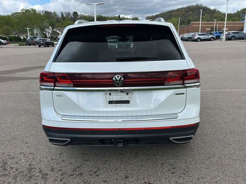 Used 2024 Volkswagen Atlas SEL AWD/4WD image 4