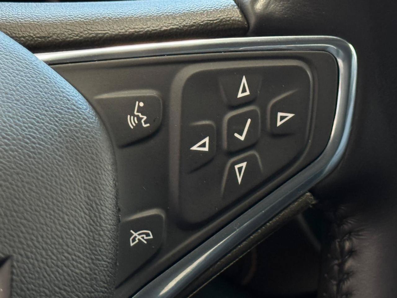 Used 2021 Chevrolet Equinox Premier AWD/4WD image 13