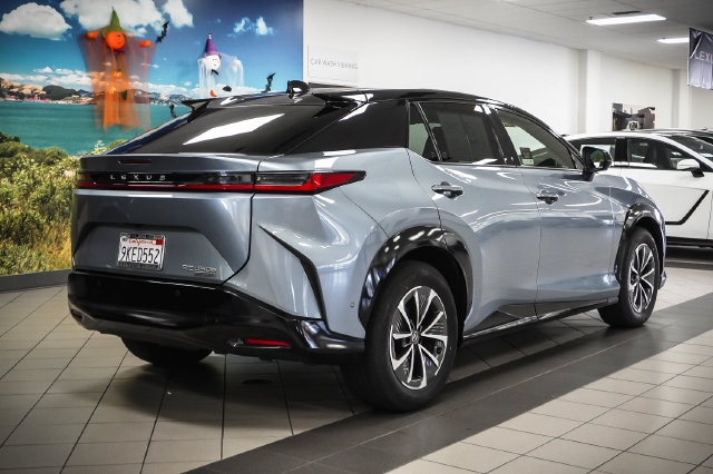 Used 2023 Lexus RZ 450e Premium w/ Technology Package AWD/4WD image 6