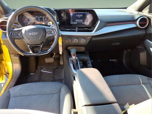 Used 2024 Chevrolet Trax RS w/ Driver Confidence Package FWD image 13