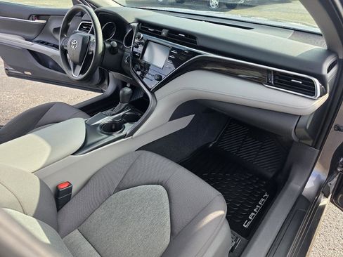 Used 2018 Toyota Camry LE w/ Convenience Package image 13
