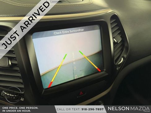 Used 2016 Jeep Cherokee Limited image 30