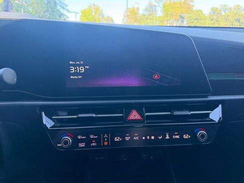 Certified 2024 Kia Niro Wind w/ Wind Preserve Package FWD image 20