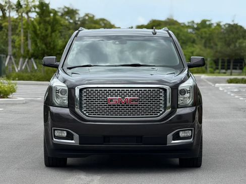 Used 2015 GMC Yukon XL Denali w/ Premium Package RWD image 3