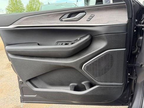 New 2026 Jeep Grand Cherokee Limited image 13