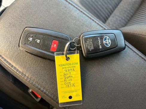 Used 2017 Toyota Prius Two image 12