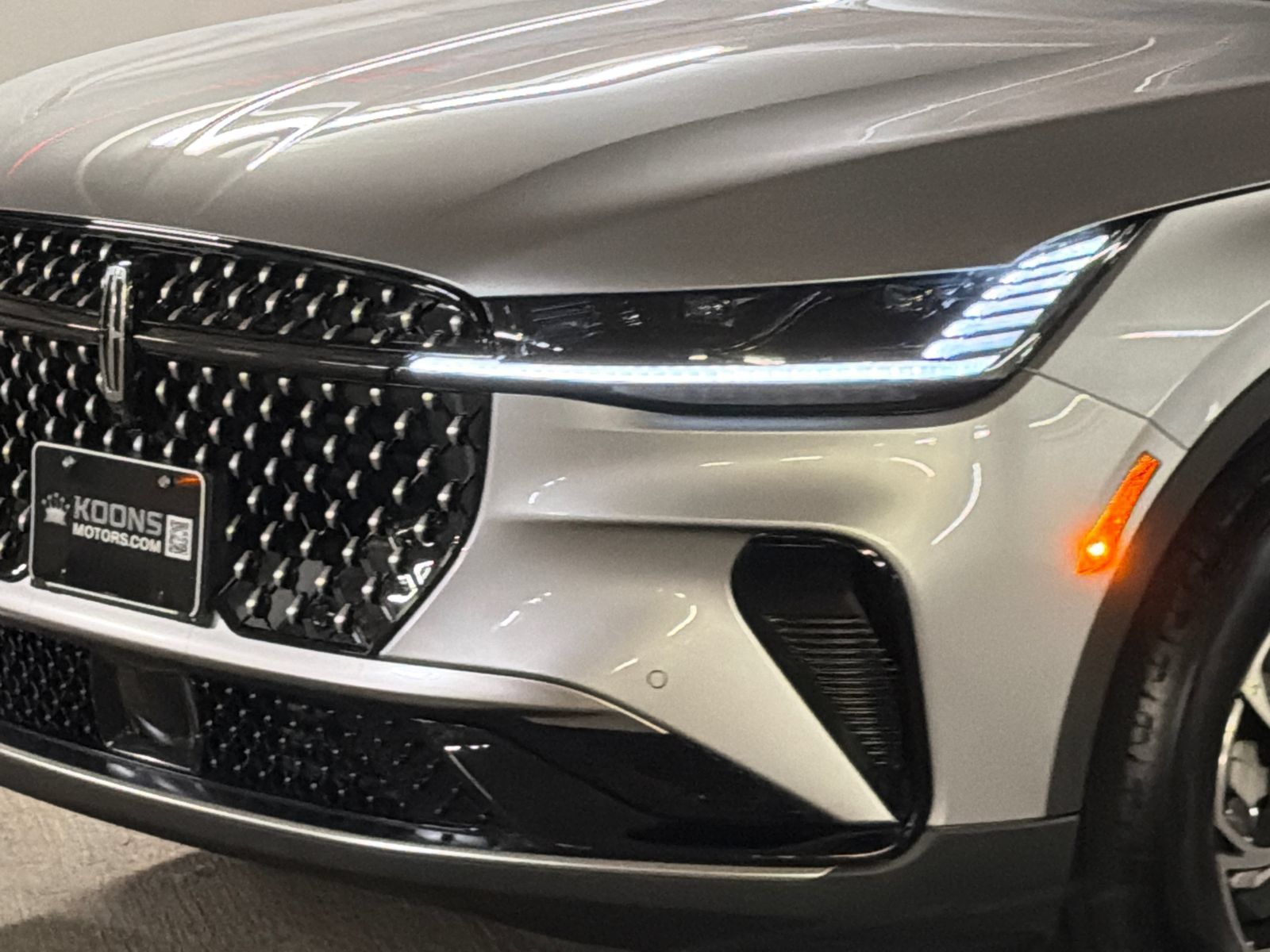 New 2026 Lincoln Nautilus Premier AWD/4WD image 2