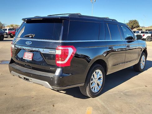 Used 2021 Ford Expedition Max XLT image 3