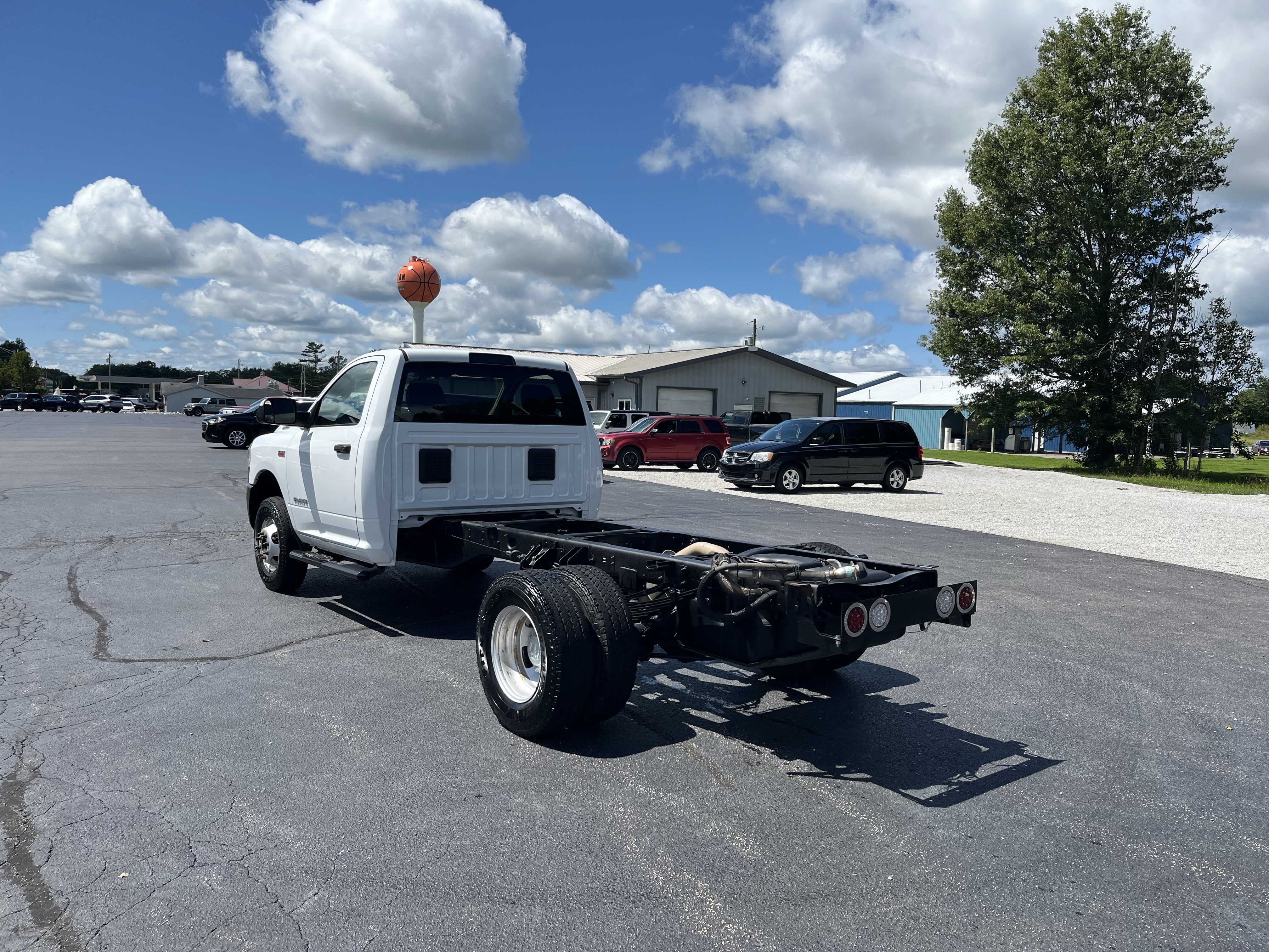 Used 2020 RAM 3500 Tradesman RWD image 3