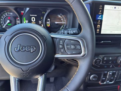 Used 2024 Jeep Wrangler Unlimited Sahara image 27