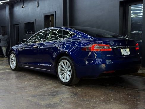 Used 2017 Tesla Model S 60D image 7