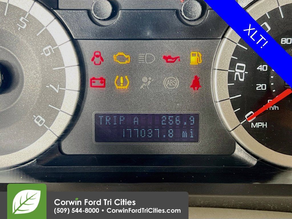 Used 2010 Ford Escape XLT AWD/4WD image 2