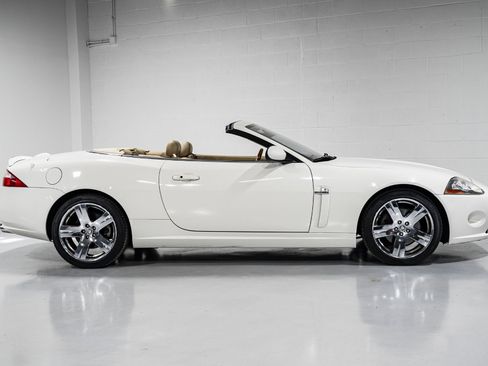 Used 2007 Jaguar XK Convertible RWD image 2