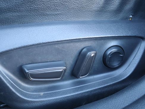 Used 2019 Toyota Camry SE image 51