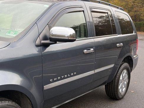 Used 2008 Chrysler Aspen Limited image 11