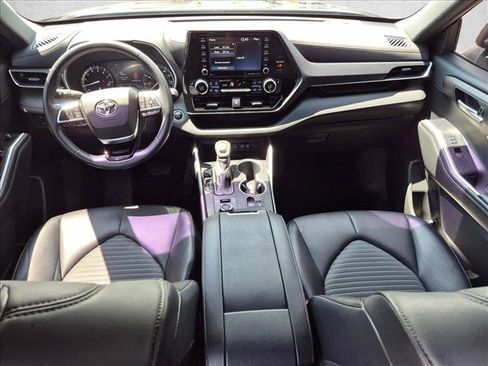Used 2021 Toyota Highlander XSE AWD/4WD image 18