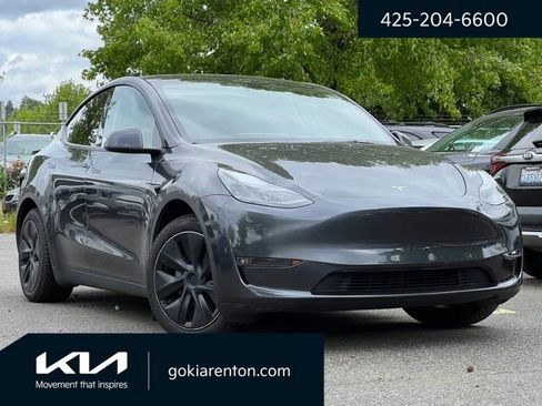 Used 2024 Tesla Model Y Long Range AWD/4WD image 1
