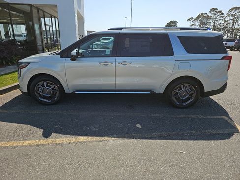 New 2026 Kia Carnival SX image 2