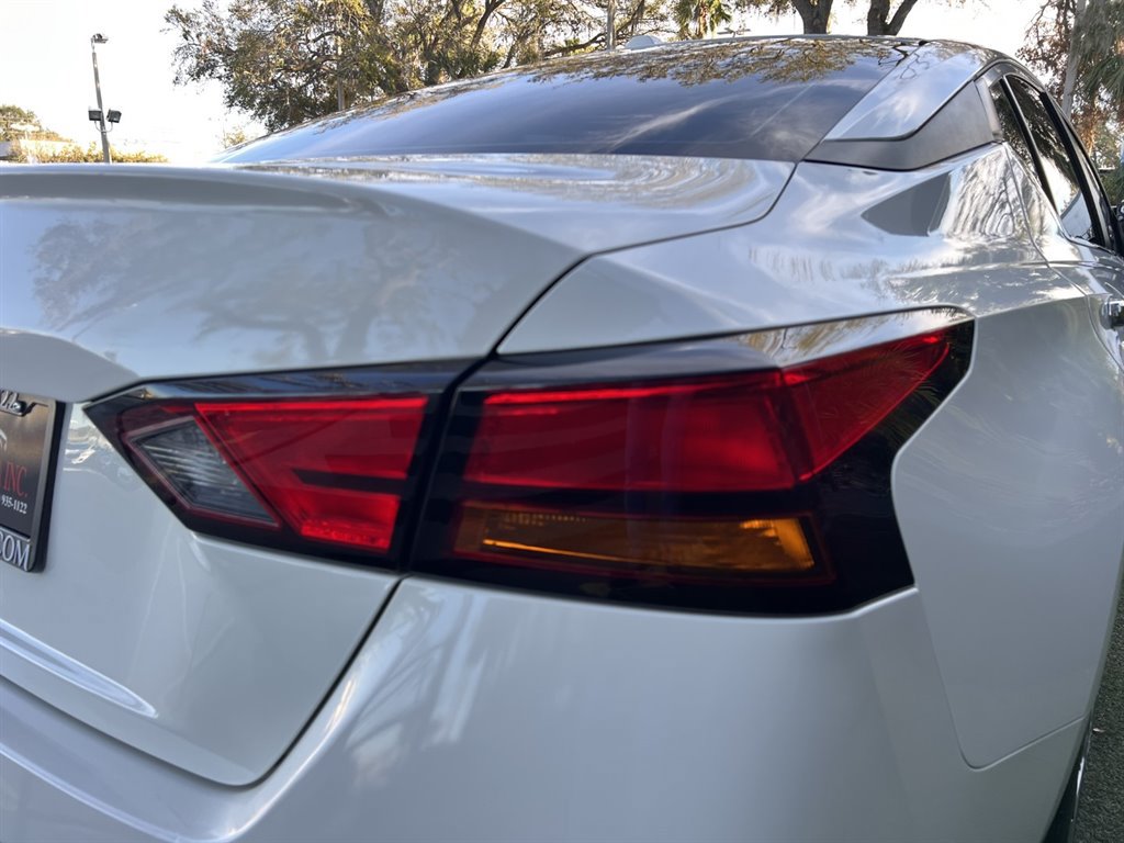 Used 2020 Nissan Altima 2.5 S FWD image 12