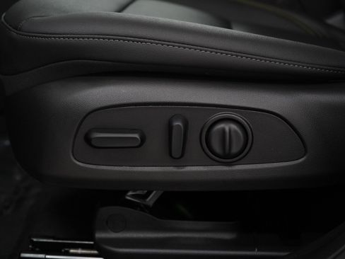 Used 2026 Chevrolet Trax ACTIV w/ Driver Confidence Package image 28