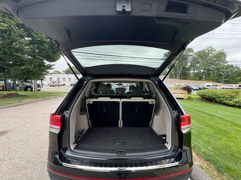 Certified 2022 Volkswagen Atlas SE w/ Panoramic Sunroof Package image 24