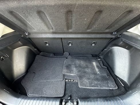 Used 2023 Hyundai Venue SEL FWD image 40
