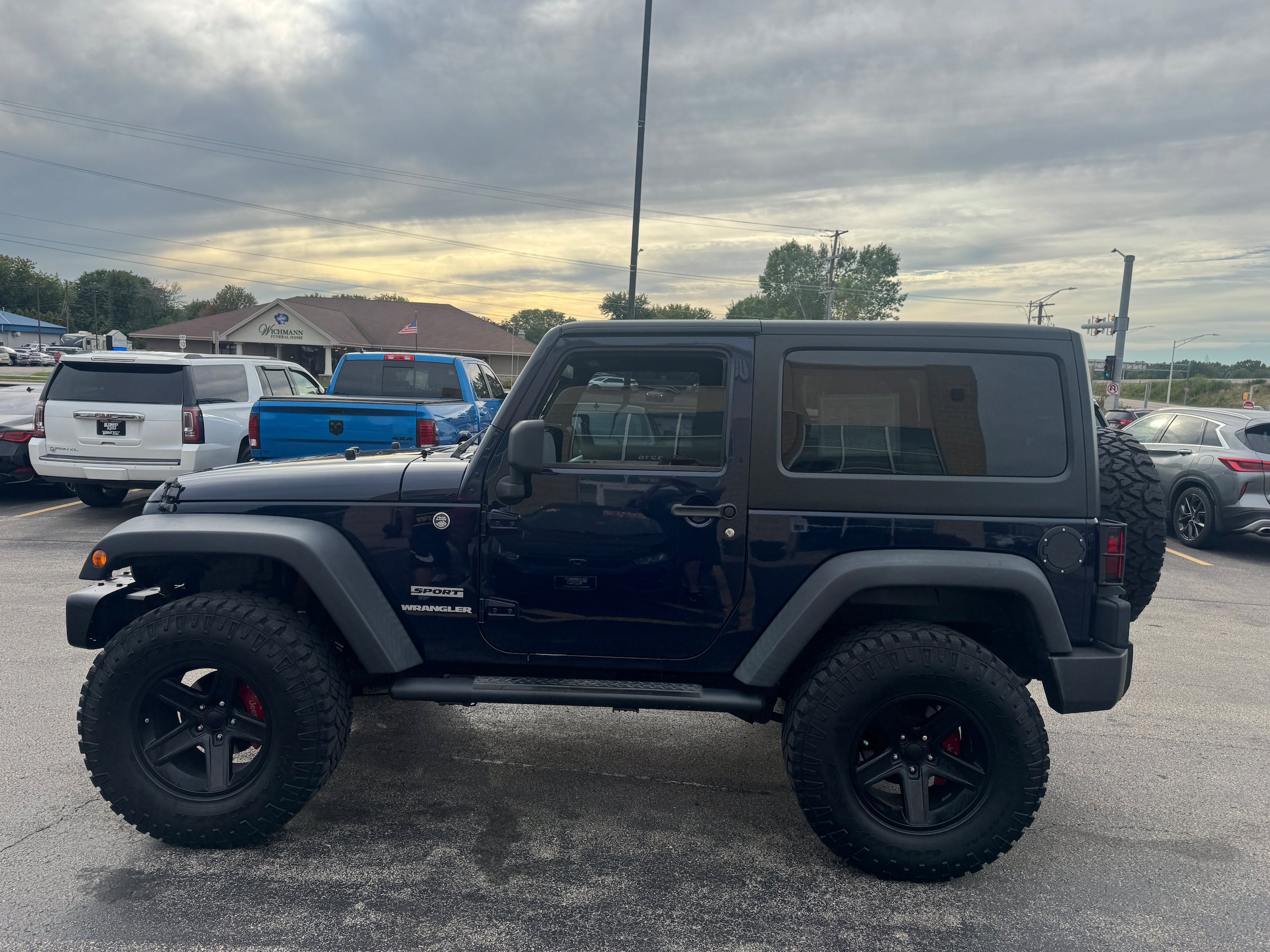 Used 2013 Jeep Wrangler Sport AWD/4WD image 3