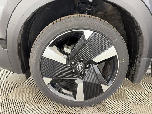 Used 2025 Nissan Kicks SR image 13