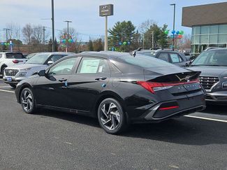 New 2025 Hyundai Elantra SEL video 2