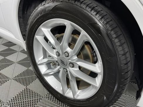 Used 2024 Dodge Durango GT RWD image 15