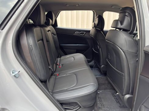 Used 2026 Kia Sportage EX AWD/4WD image 37