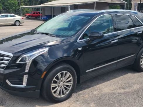 Used 2018 Cadillac XT5 Luxury w/ Driver Awareness Package AWD/4WD image 2