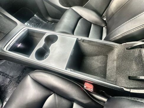 Used 2024 Tesla Model Y Long Range image 35