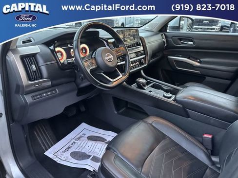 Used 2022 Nissan Pathfinder Platinum w/ Cargo Package image 18